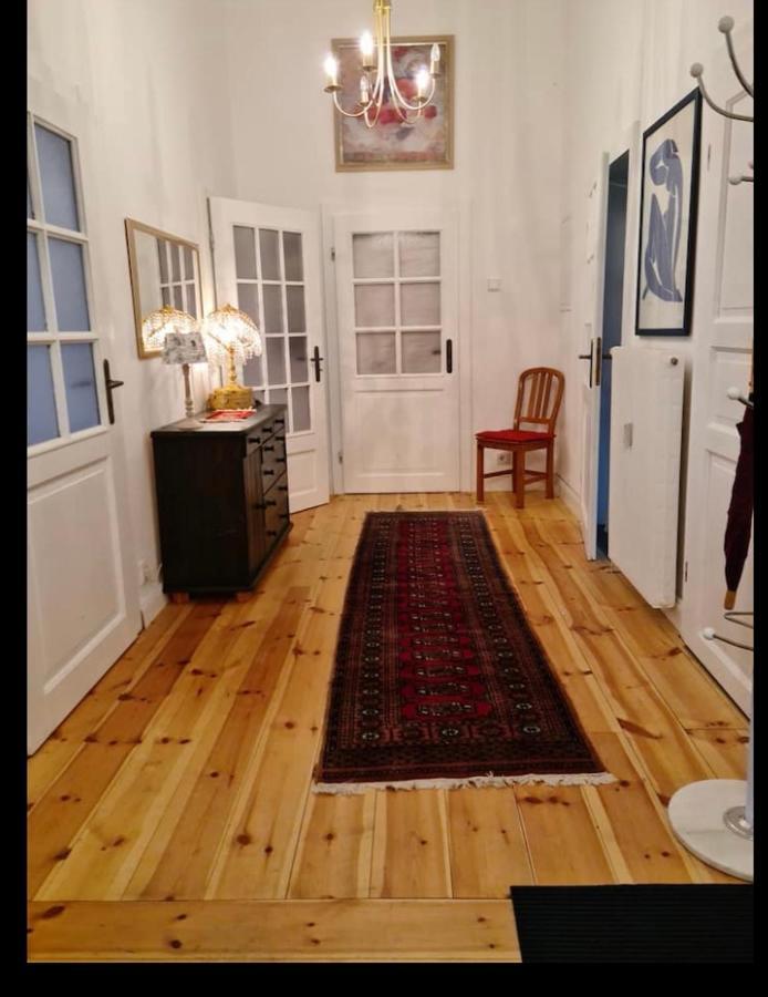 Nana-Eg-80M2 Sanierter Altbau-Parkplatz-Kleiner Garten-Wlan-Netflix-2Zimmer-Kueche-Dusche-Wanne-Waschmaschine Оберхаузен Экстерьер фото
